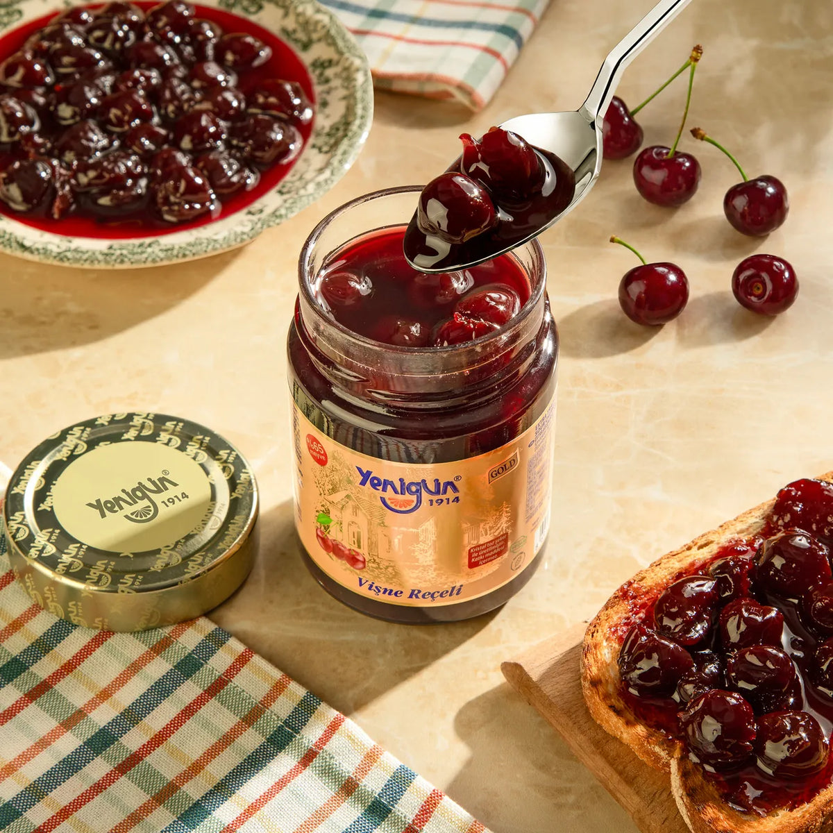 NATURAL VİŞNE REÇELİ %65 MEYVE 400 GR
